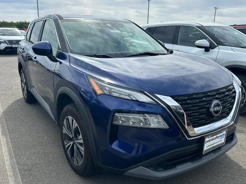 Certified 2023 Nissan Rogue SV image 2