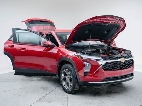 New 2026 Chevrolet Trax LT image 16