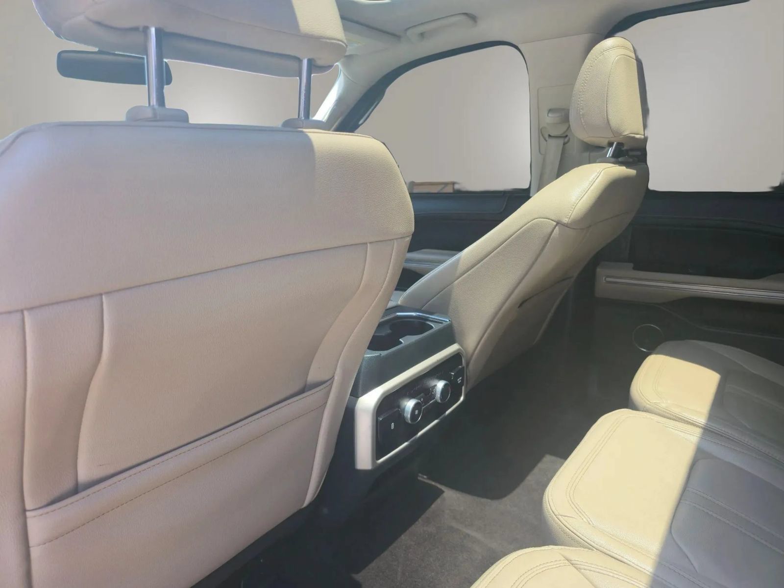 Used 2022 Ford Expedition Max Limited RWD image 26