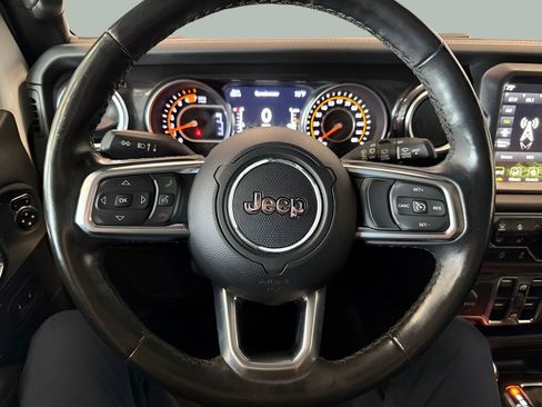 Used 2020 Jeep Wrangler Unlimited Sahara AWD/4WD image 22