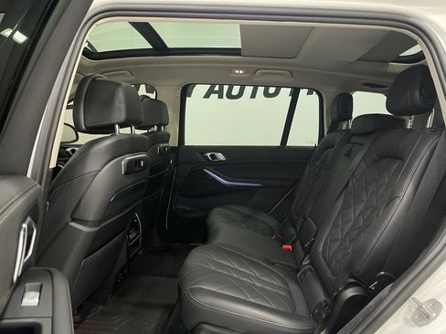 Used 2023 BMW X7 xDrive40i w/ Parking Assistance Package image 30