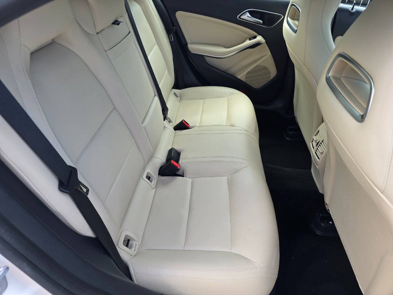 Used 2019 Mercedes-Benz CLA 250 4MATIC image 23