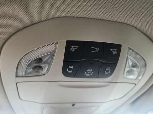 Used 2024 Chrysler Pacifica Touring-L FWD image 20