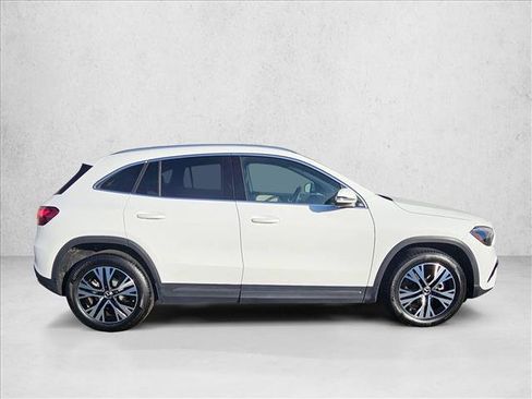 Used 2025 Mercedes-Benz GLA 250 4MATIC image 6
