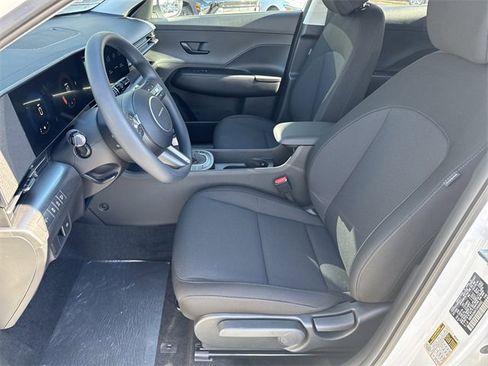 New 2026 Hyundai Kona SE image 9