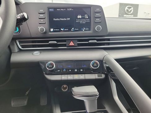 New 2026 Hyundai Elantra Hybrid FWD image 15