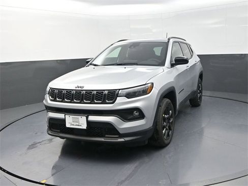 New 2026 Jeep Compass Latitude image 3