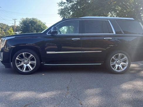 Used 2015 Cadillac Escalade Luxury image 5