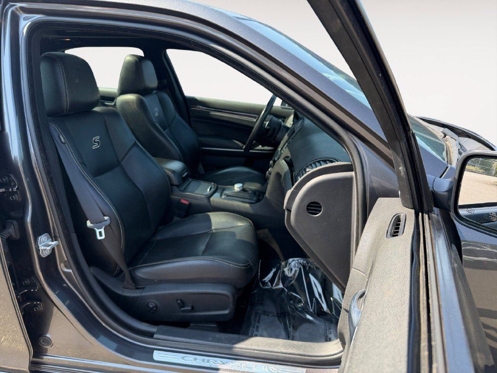 Used 2019 Chrysler 300 S w/ 300S Premium Group AWD/4WD image 25