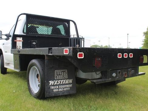 Used 2001 Ford F550 2WD Regular Cab Super Duty image 4