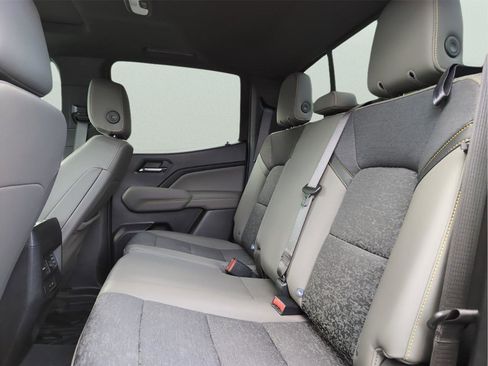 Used 2024 Chevrolet Colorado ZR2 w/ Technology Package AWD/4WD image 31
