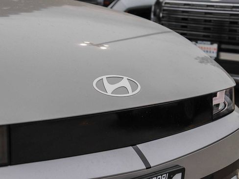 New 2026 Hyundai Ioniq 5 SEL image 5