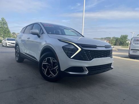 Used 2025 Kia Sportage LX FWD image 10
