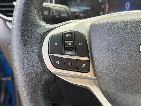 Used 2022 Ford Explorer XLT w/ Equipment Group 202A image 19