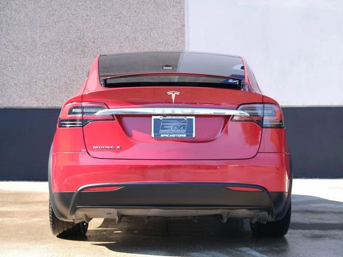 Used 2018 Tesla Model X 75D image 16
