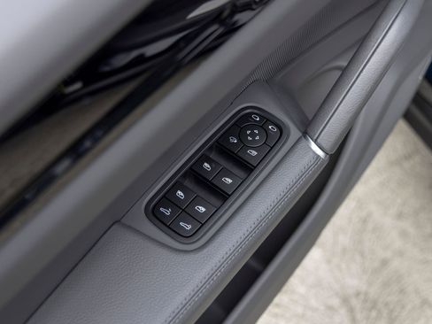 Certified 2022 Porsche Cayenne AWD/4WD image 20