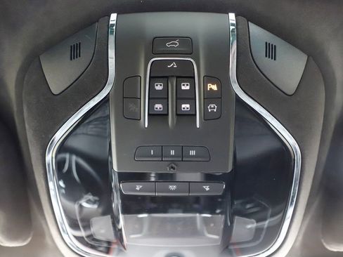 Used 2019 Maserati Levante Trofeo image 32