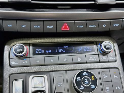 Used 2023 Hyundai Palisade Limited AWD/4WD image 19