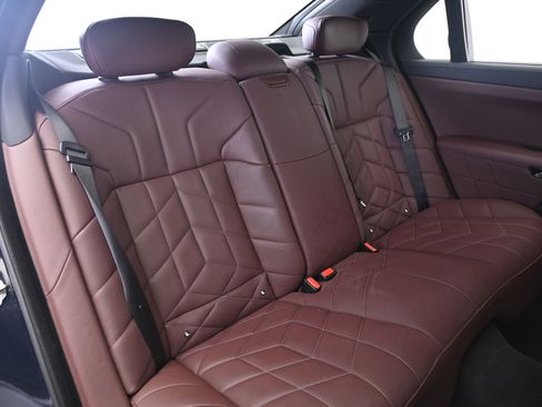 Used 2023 BMW 760i xDrive image 20