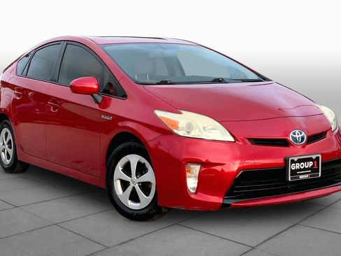 Used 2015 Toyota Prius Four FWD image 3