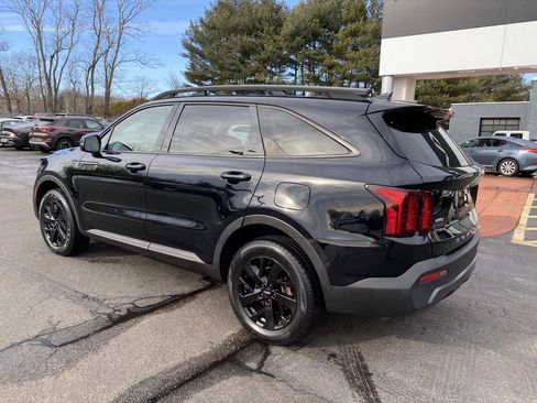 Used 2022 Kia Sorento S w/ Panoramic Sunroof Package image 3