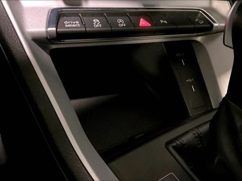 Certified 2022 Audi Q3 2.0T Premium w/ Convenience Package image 33