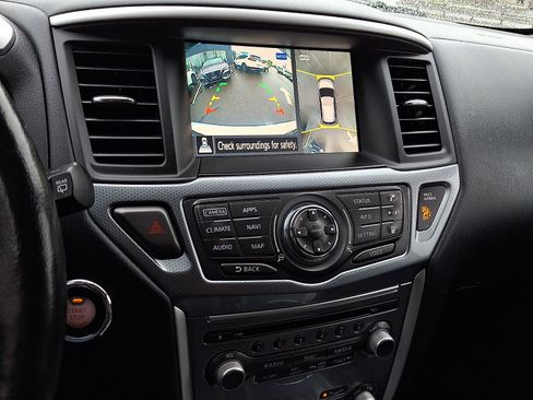 Used 2019 Nissan Pathfinder SL AWD/4WD image 20