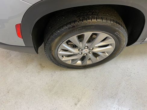 Used 2025 Buick Enclave Preferred FWD image 13