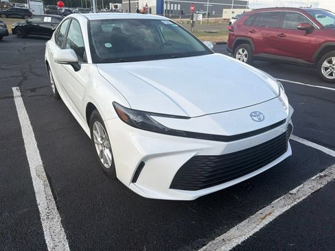 Used 2025 Toyota Camry LE w/ Convenience Package FWD image 3