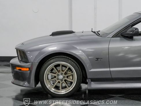 Used 2006 Ford Mustang GT RWD image 22