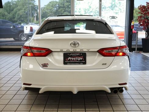 Used 2019 Toyota Camry SE FWD image 14