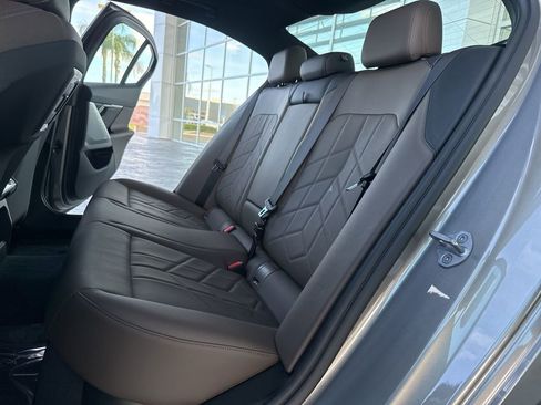 Used 2025 BMW i5 eDrive40i w/ M Sport Package RWD image 12