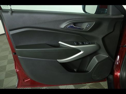 Used 2024 Chevrolet Trax LS w/ LS Convenience Package image 21