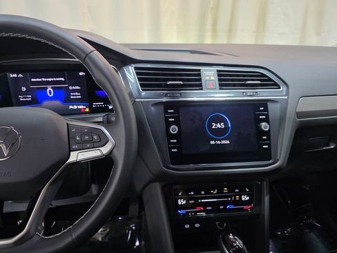 Certified 2023 Volkswagen Tiguan SE AWD/4WD image 17