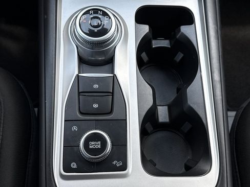 Used 2023 Ford Explorer XLT AWD/4WD image 29