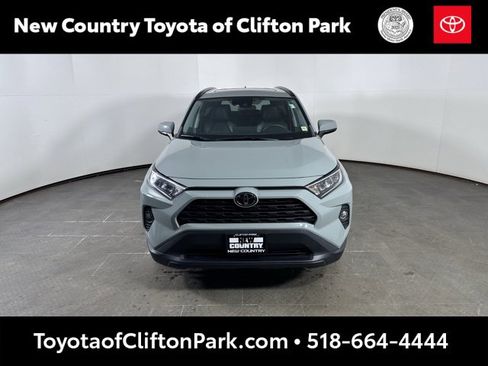 Used 2020 Toyota RAV4 XLE Premium image 8
