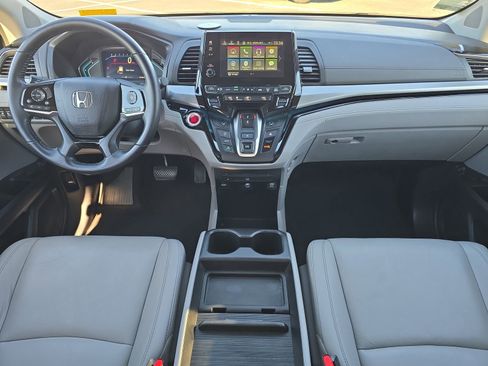 Used 2022 Honda Odyssey Touring image 9
