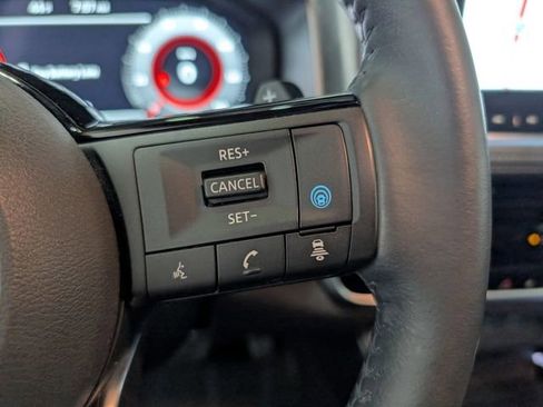 Used 2023 Nissan Rogue Platinum w/ Platinum Premium Package image 18