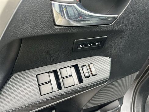 Used 2014 Toyota RAV4 Limited image 13