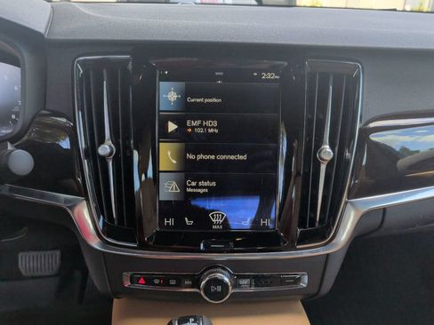 Used 2018 Volvo S90 T5 Momentum w/ Convenience Package FWD image 17