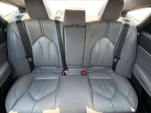 Used 2019 Toyota Avalon XLE w/ Moonroof Package FWD image 14