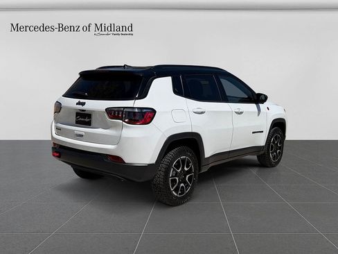 Used 2026 Jeep Compass Trailhawk AWD/4WD image 7