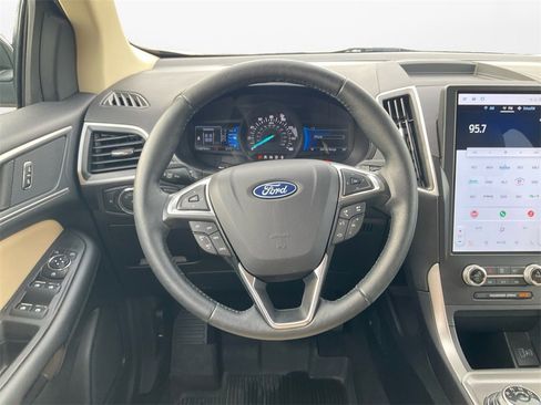 Used 2024 Ford Edge SEL w/ Convenience Package image 12