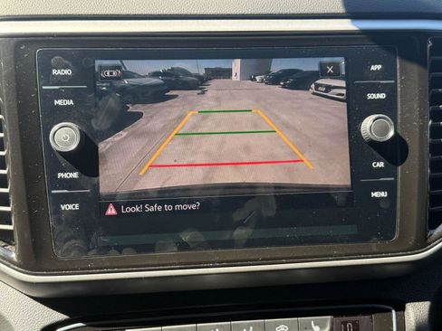 Used 2023 Volkswagen Atlas Cross Sport SE image 25