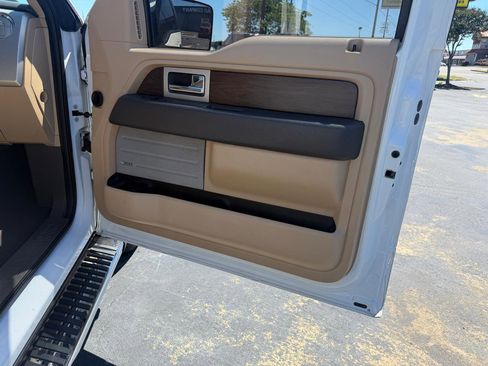 Used 2014 Ford F150 Lariat w/ Equipment Group 502A Luxury AWD/4WD image 14
