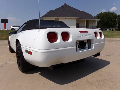 Used 1992 Chevrolet Corvette Convertible RWD image 23