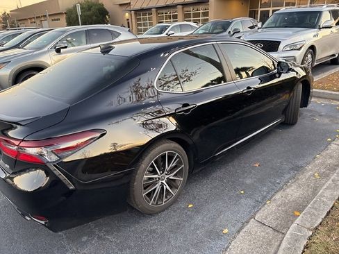 Used 2023 Toyota Camry SE w/ Convenience Package image 5
