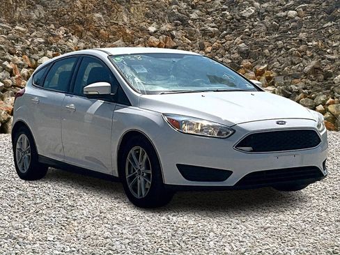 Used 2017 Ford Focus SE image 11