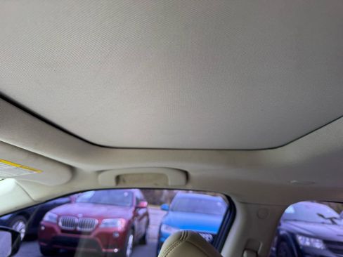 Used 2016 Nissan Maxima Platinum w/ Interior Lighting Package image 12