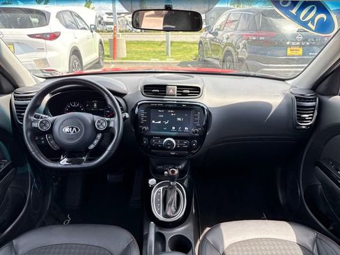 Used 2018 Kia Soul ! w/ Tech Package FWD image 11